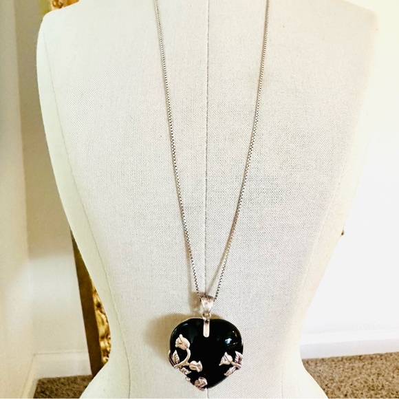 Vintage Silver Black Heart Onyx Rose Pendant - Picture 3 of 12